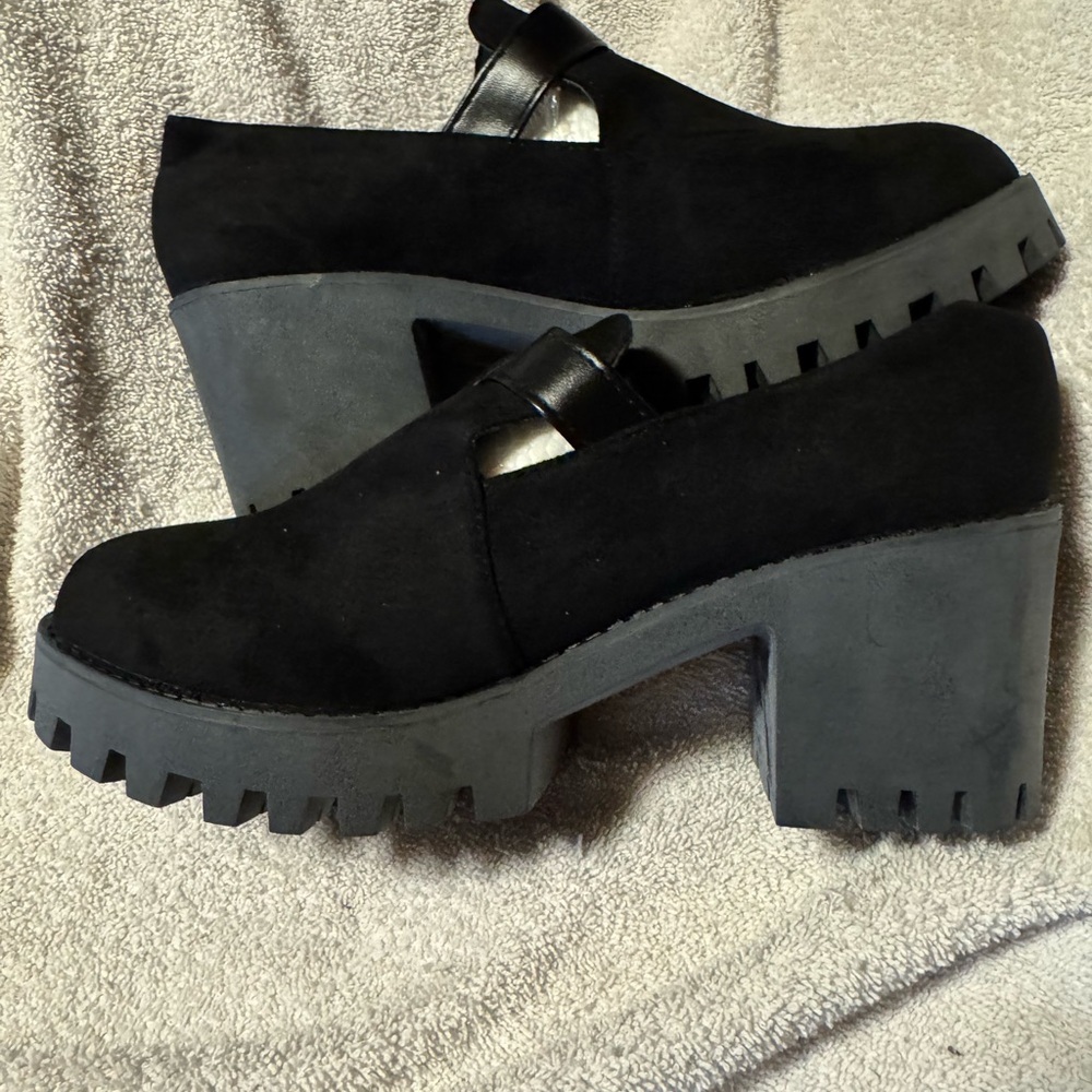 Black Suede Platform Mary Jane Shoes with Chunky Sole - Picture 3 of 10